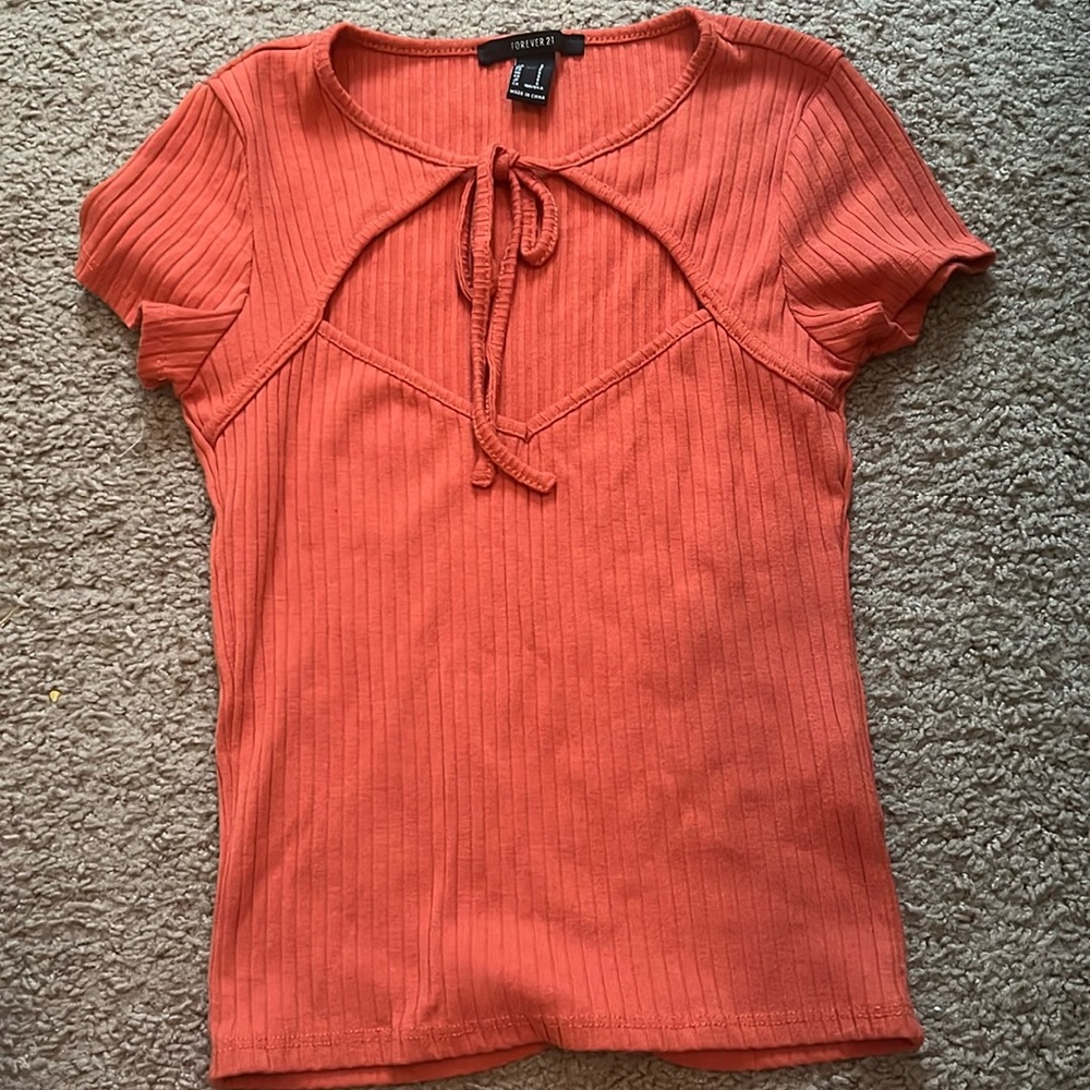 SUPER CUTE ORANGE SHIRT. Open chest area